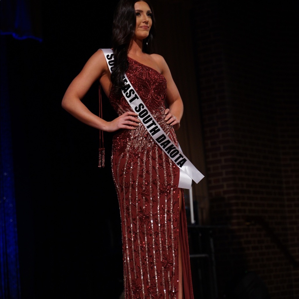 Sherri Hill 53913.